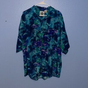 Hilo Hattie Blue and Green Casual Button Down Shirt
